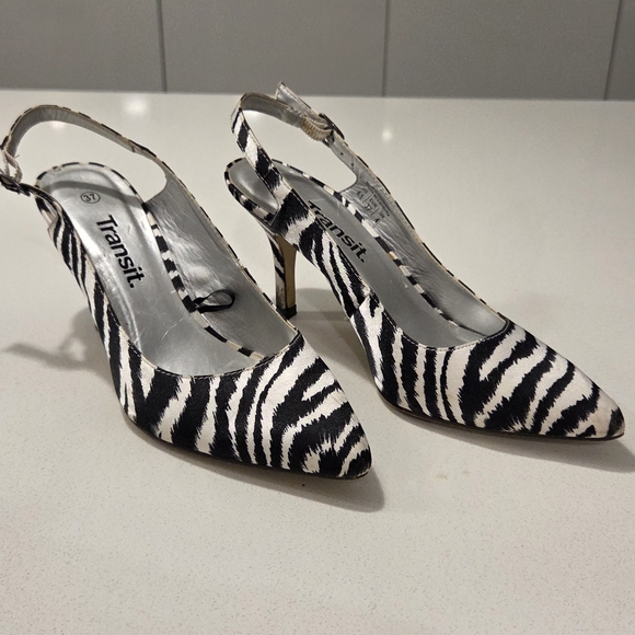 Transit Shoes - Transit Zebra-Print Slingback Pumps in Black & White